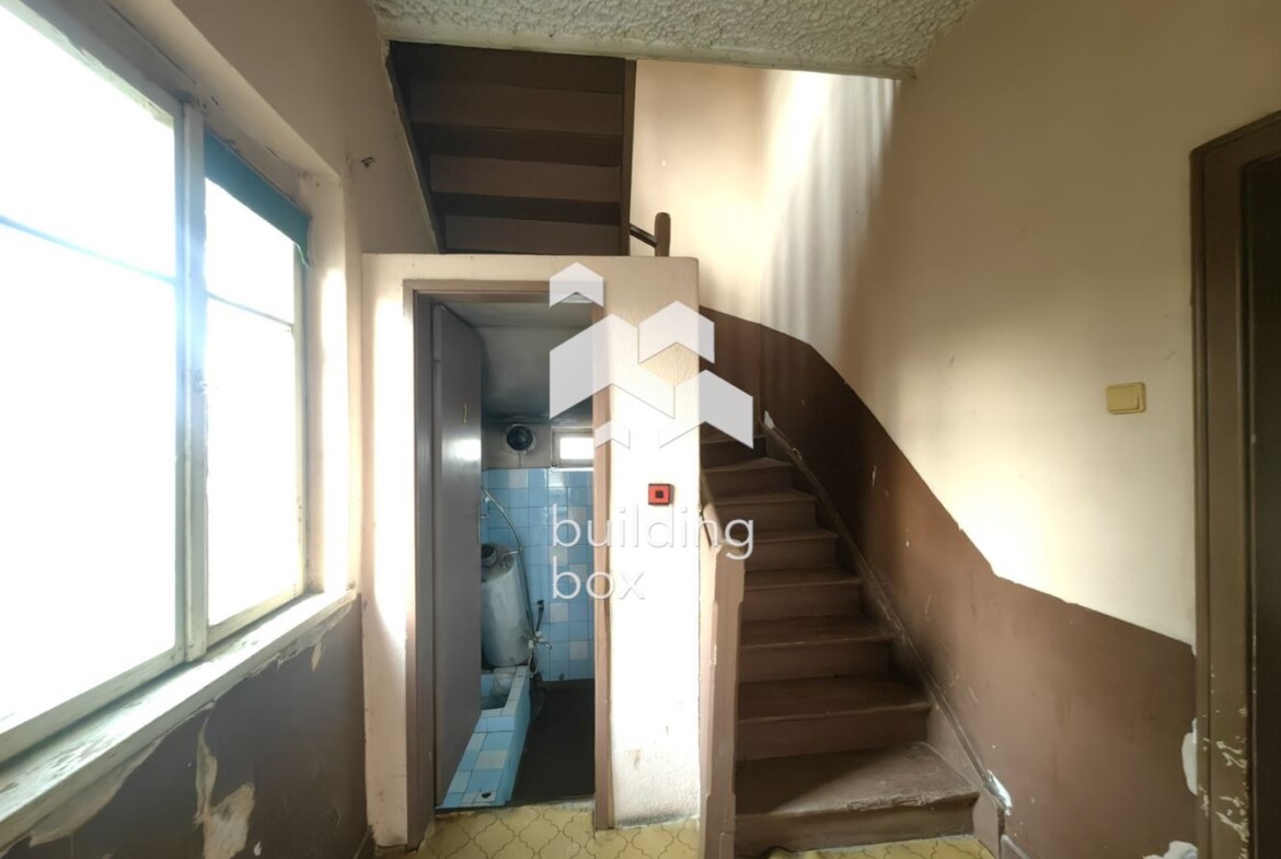 Двуетажна къща в с. Първенец - 0