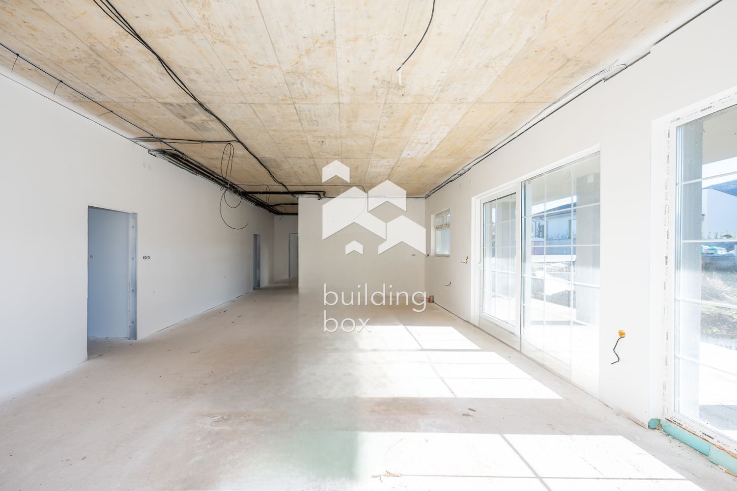 Едноетажна къща със страхотна панорама в Марково - 0