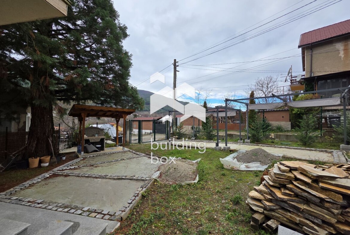 Къща - София, област, с.Искрец - 0