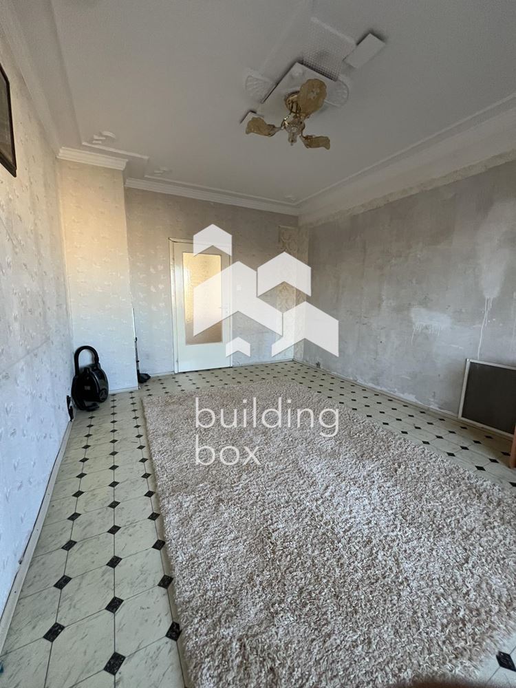 Тристаен апартамент в Изгрев - 0