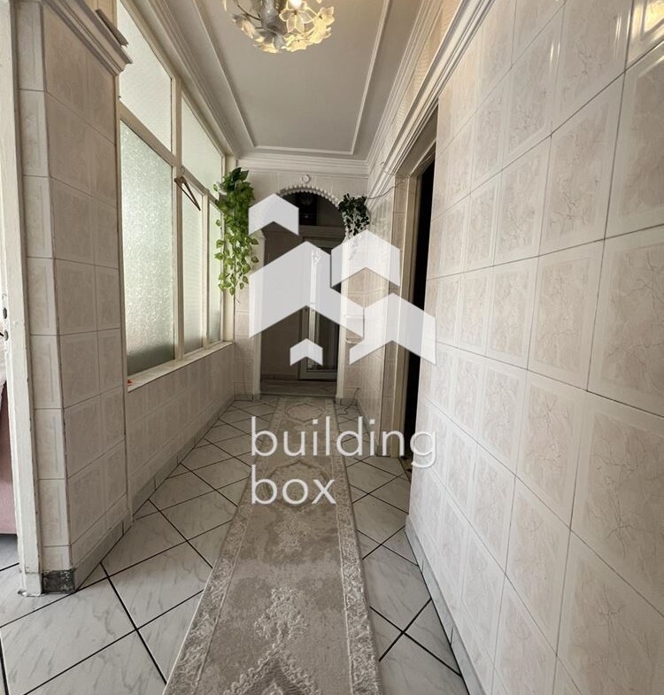 Тристаен апартамент в Изгрев - 0