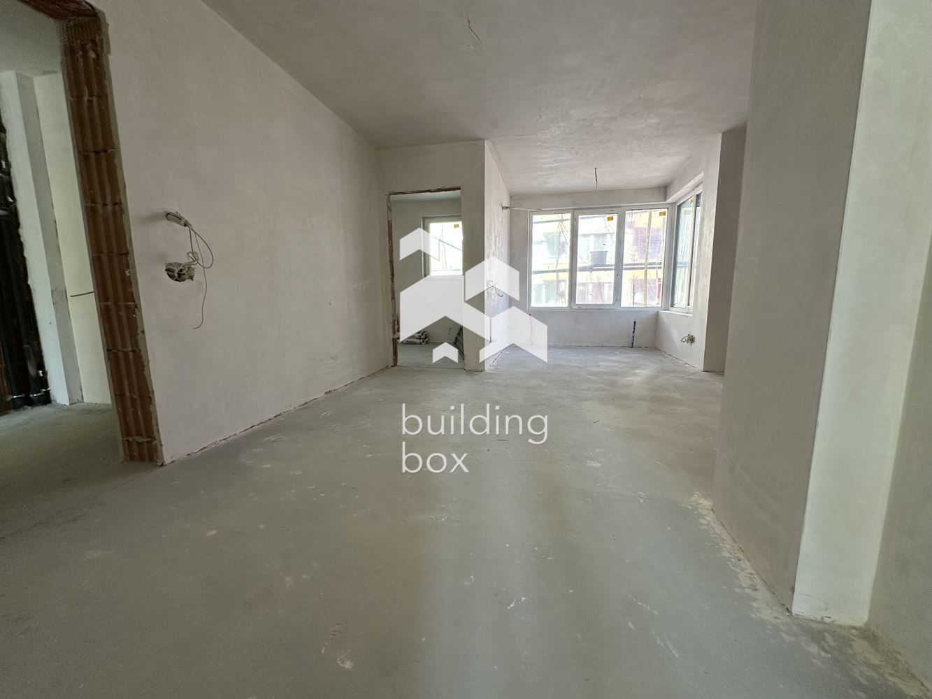 Тристаен апартамент – Център