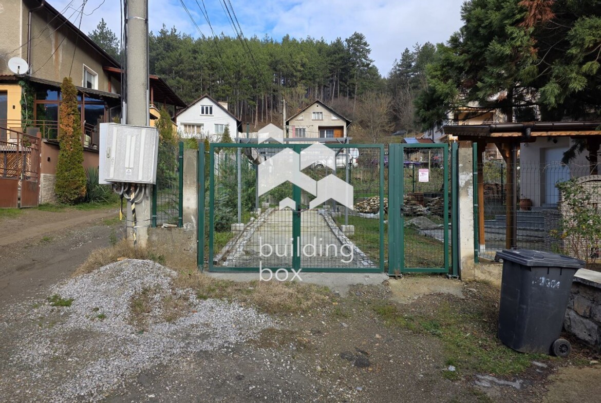 Къща - София, област, с.Искрец - 0