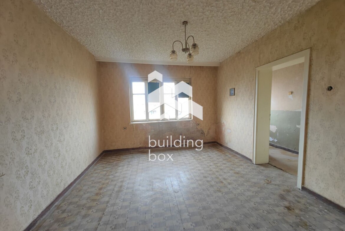 Двуетажна къща в с. Първенец - 0