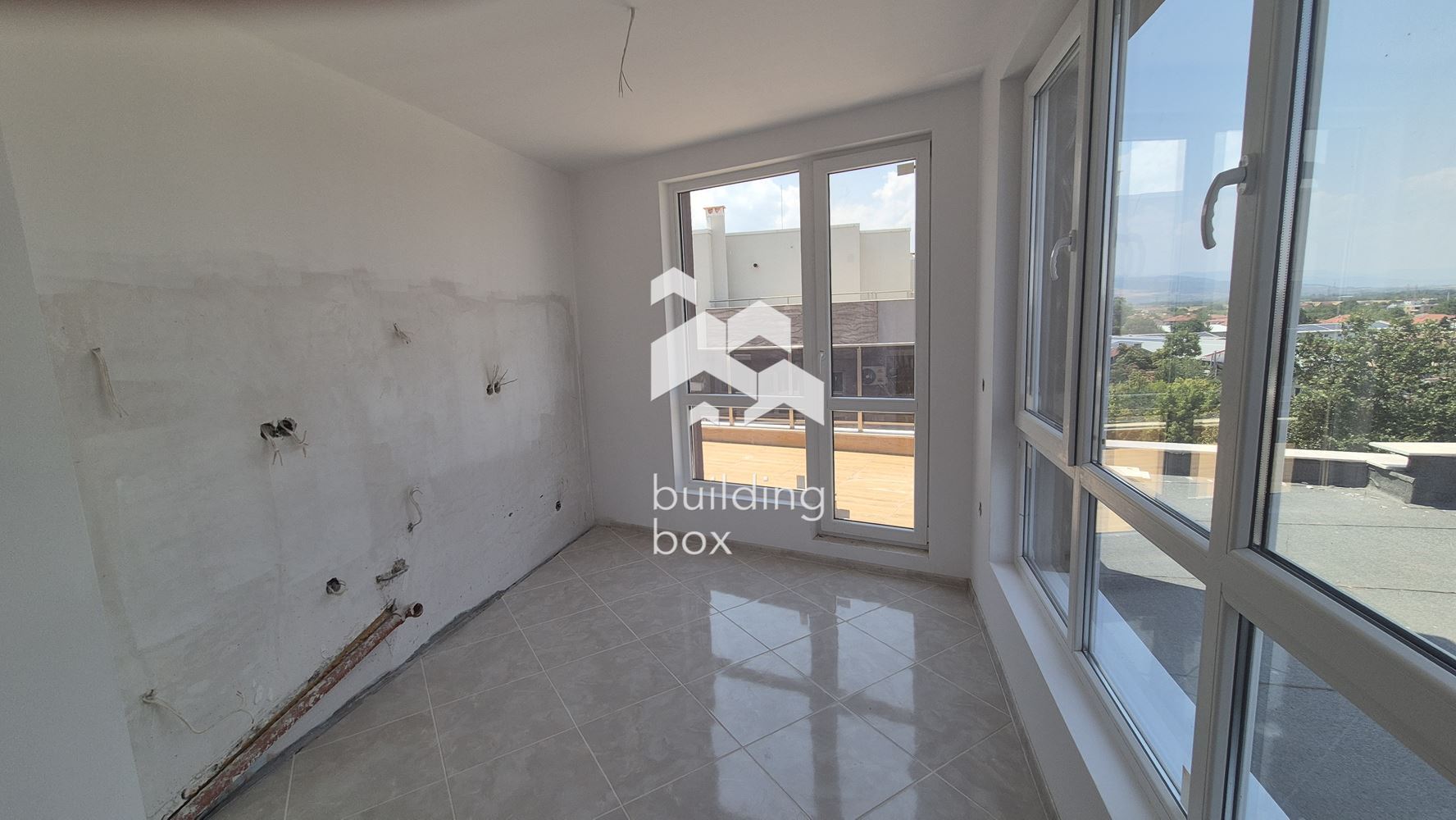 Тристаен апартамент в нова сграда - бул. "Коматевско шосе" - 0