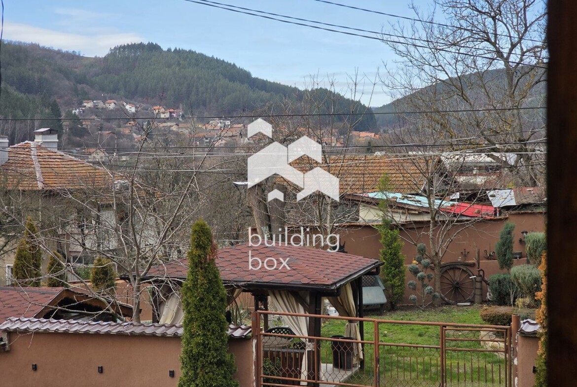 Къща - София, област, с.Искрец - 0