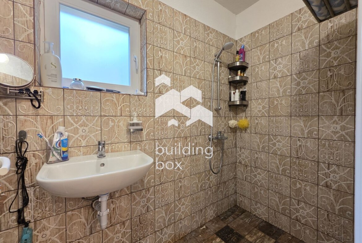 Къща - София, област, с.Искрец - 0