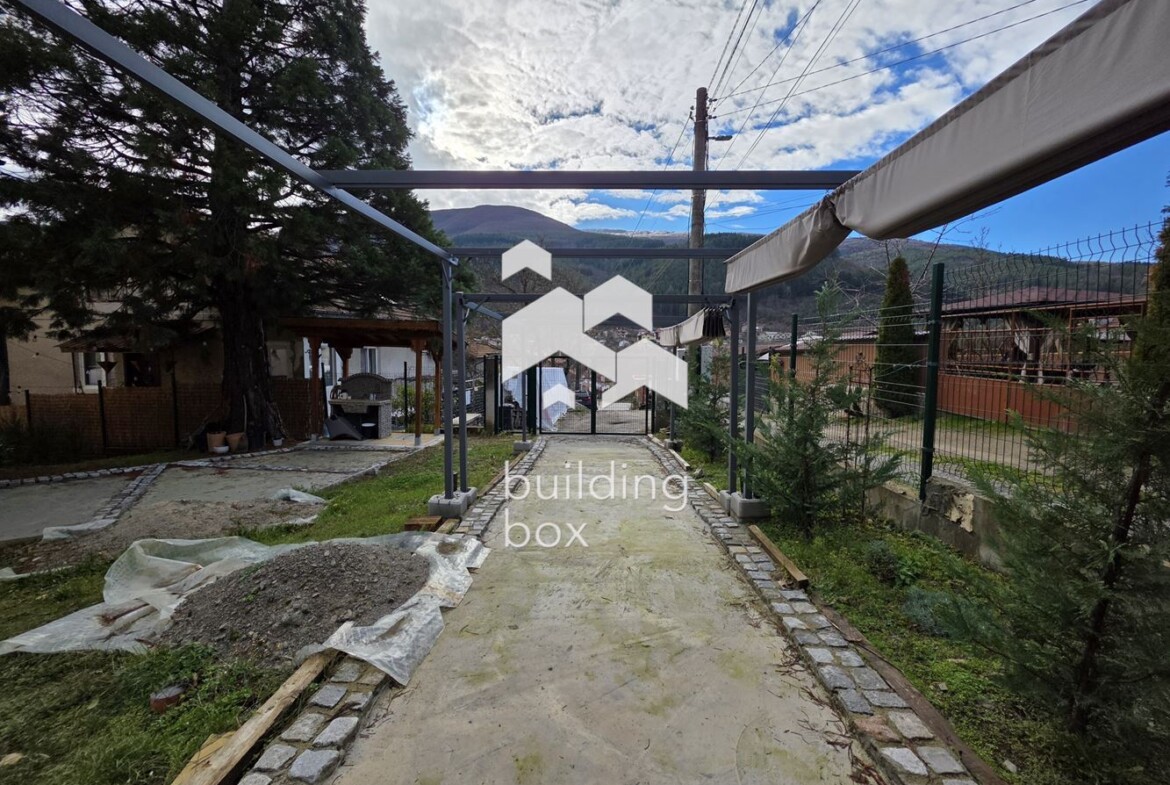 Къща - София, област, с.Искрец - 0