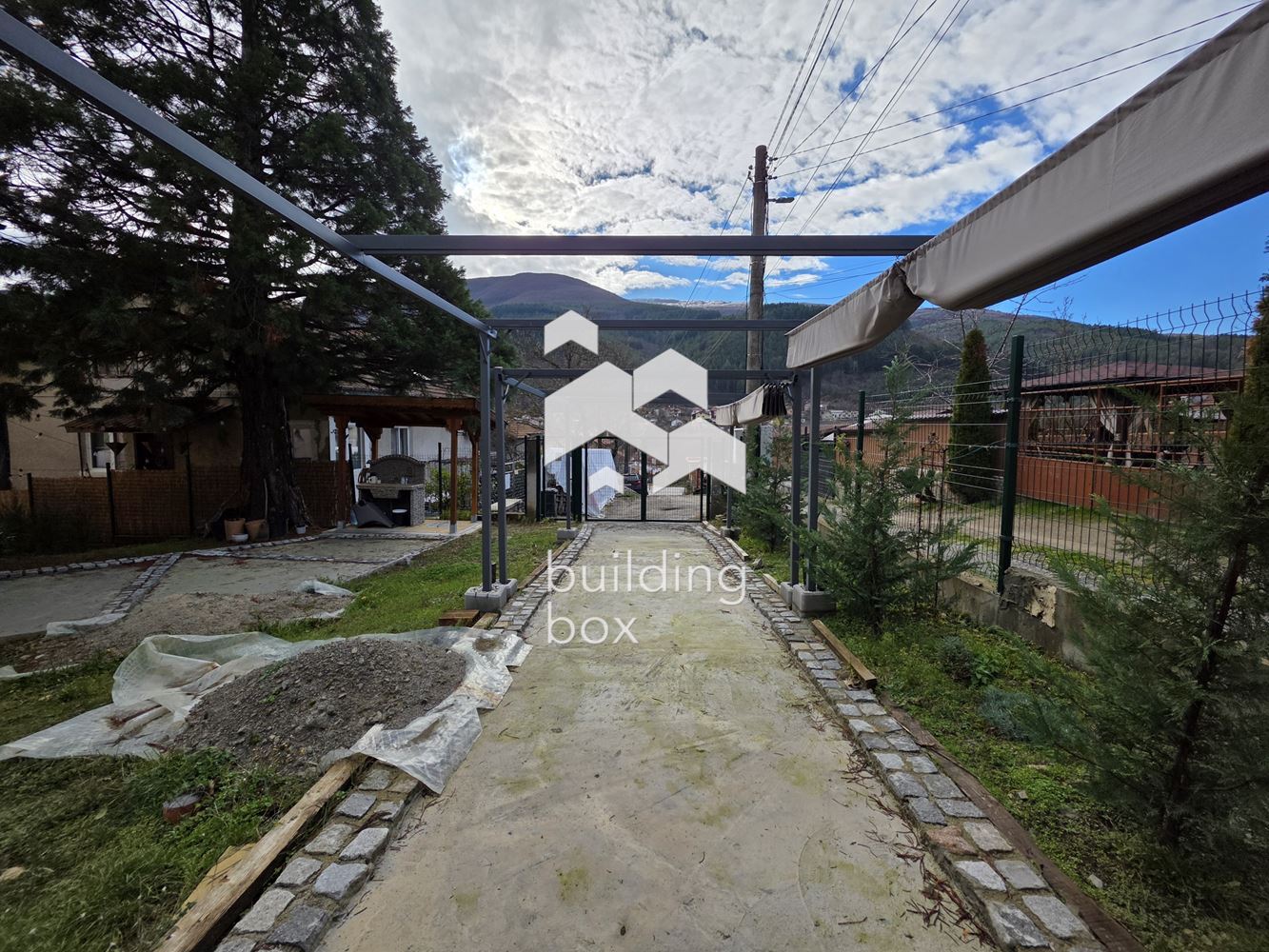 Къща - София, област, с.Искрец - 0