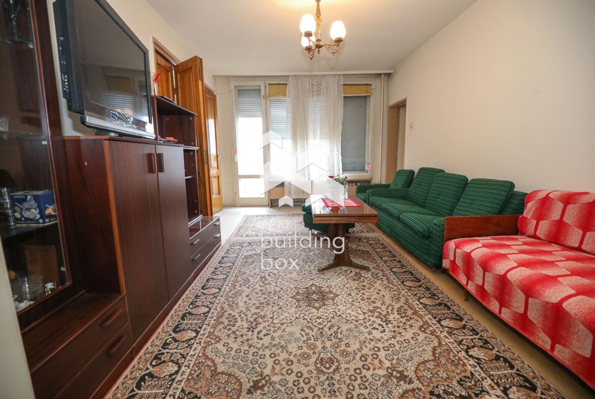 Тристаен апартамент в ж.к. Изток - 0