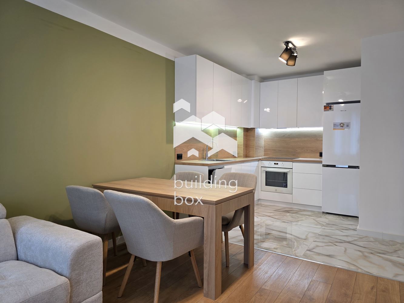 Двустаен в малинова долина - 0