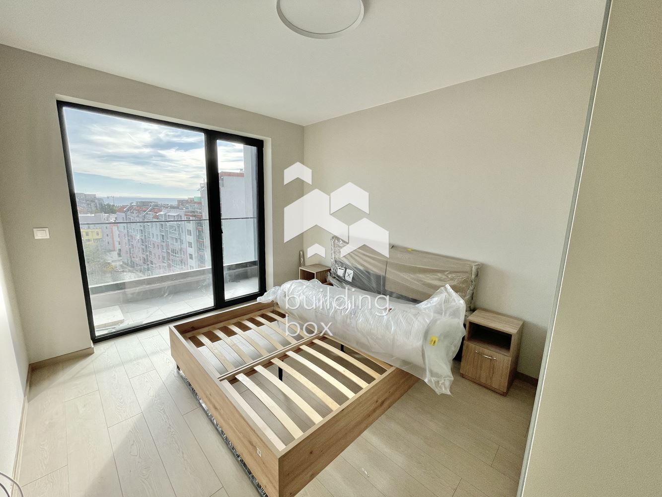 Напълно нов ДВУСТАЕН АПАРТАМЕНТ в модерна нова сграда с Акт 16. - 0