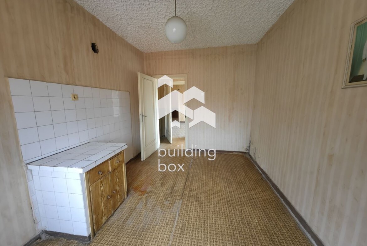 Двуетажна къща в с. Първенец - 0