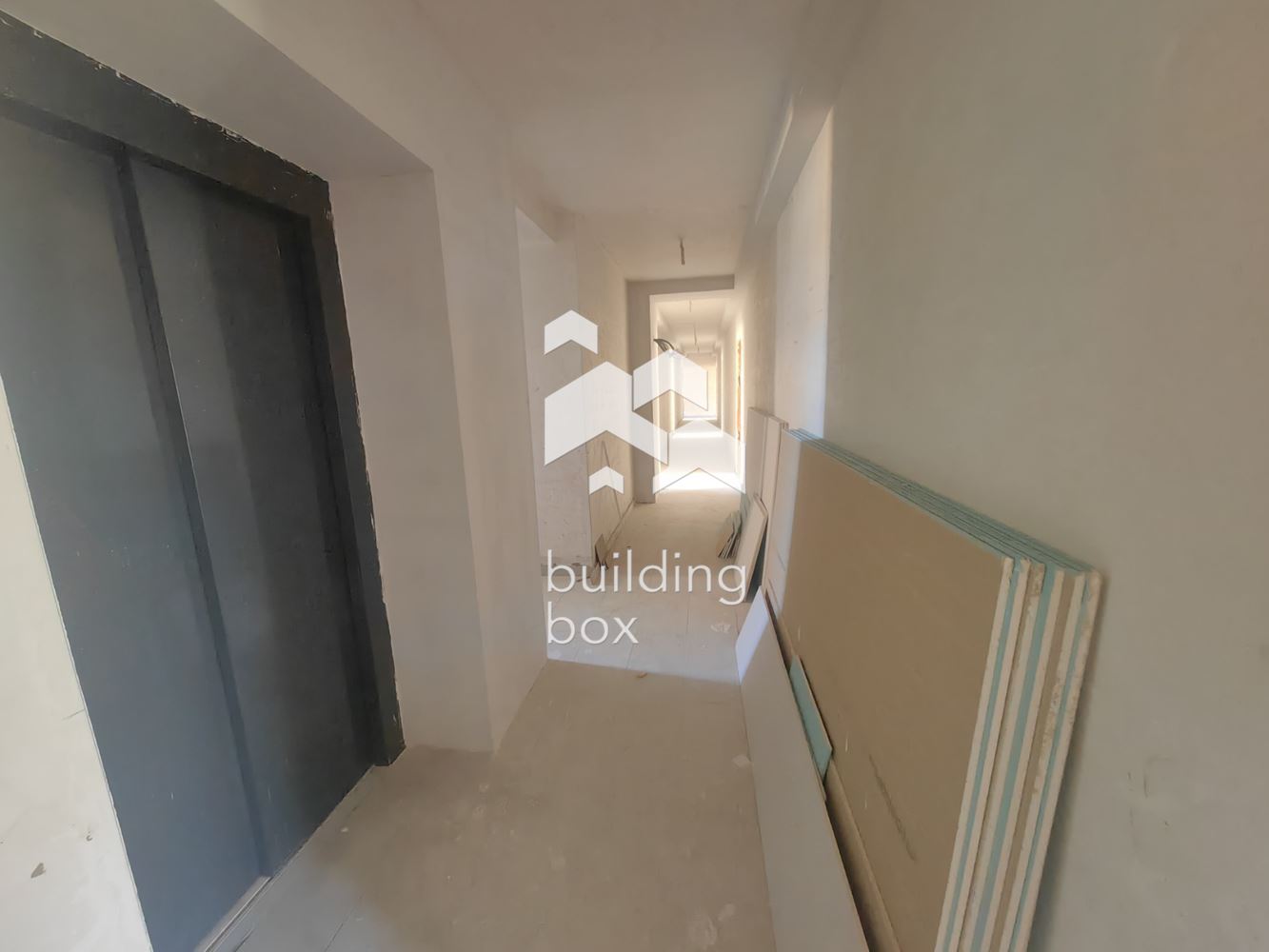 Двустаен апартамент в кв. Южен - 0