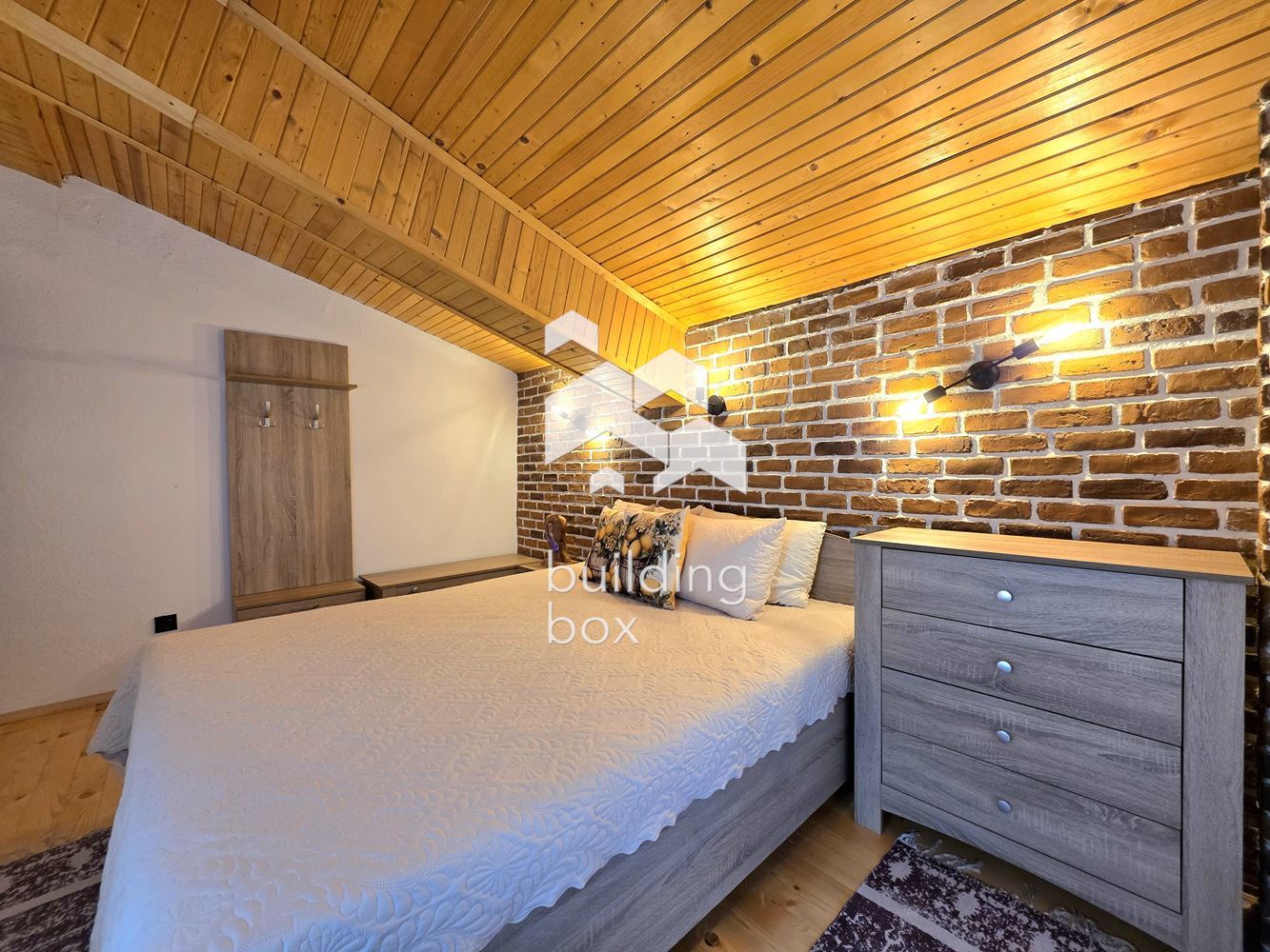 Уютна къща в с. Искрец - 0