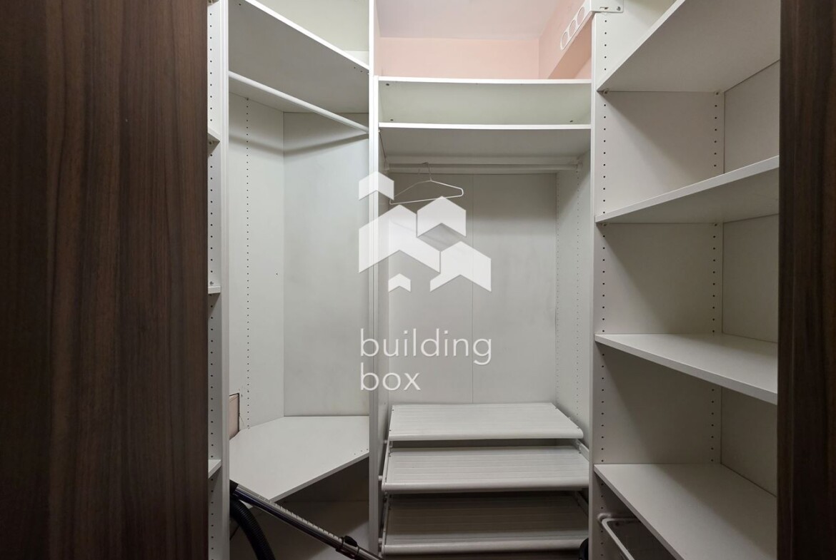 Обзаведен двустаен апартамент - кв. Витоша - 0