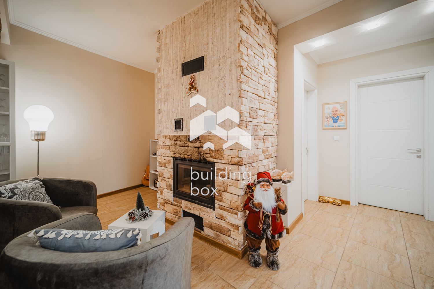 Къща сред зеленина и уют - 0