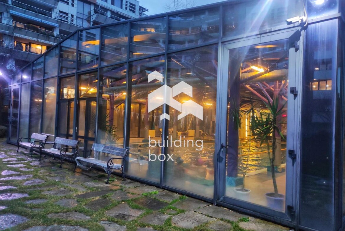 Просторен двустаен апартамент в комплекс "Силвър Сити" до Парадайс Център - 0