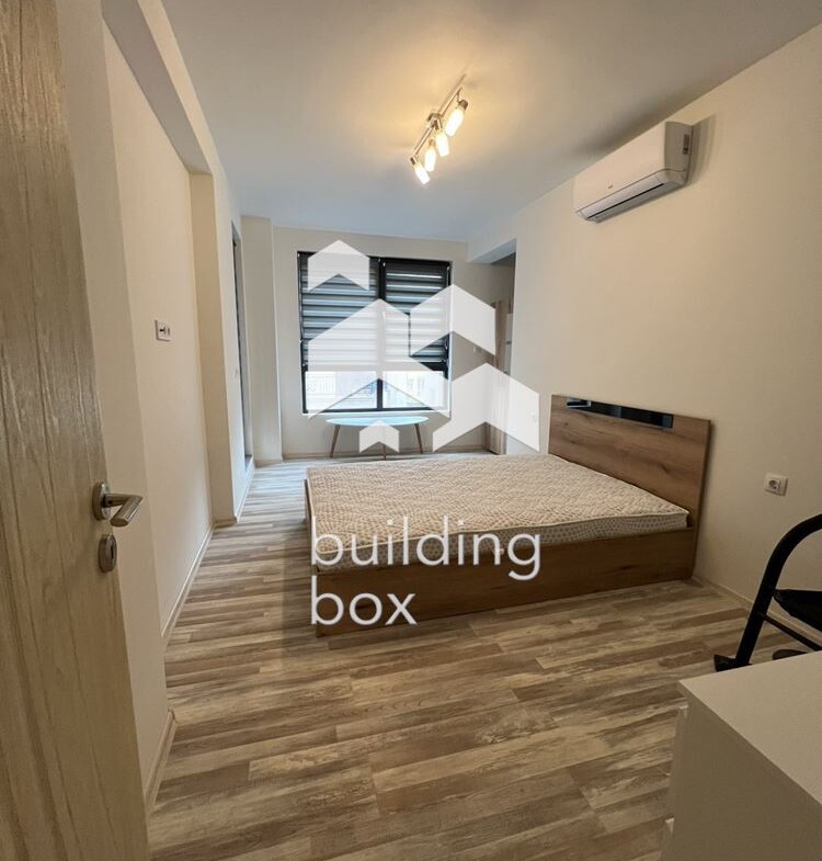 Дава под наем четиристаен апартамент до МУ Пловдив - 0