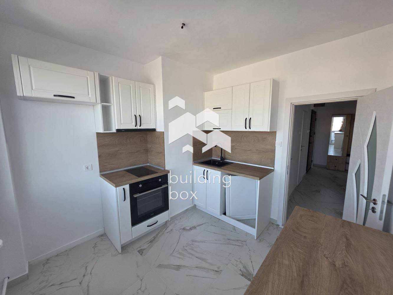 Апартамент с 200€/м2 под средната цена в района! Панорамна гледка! - 0