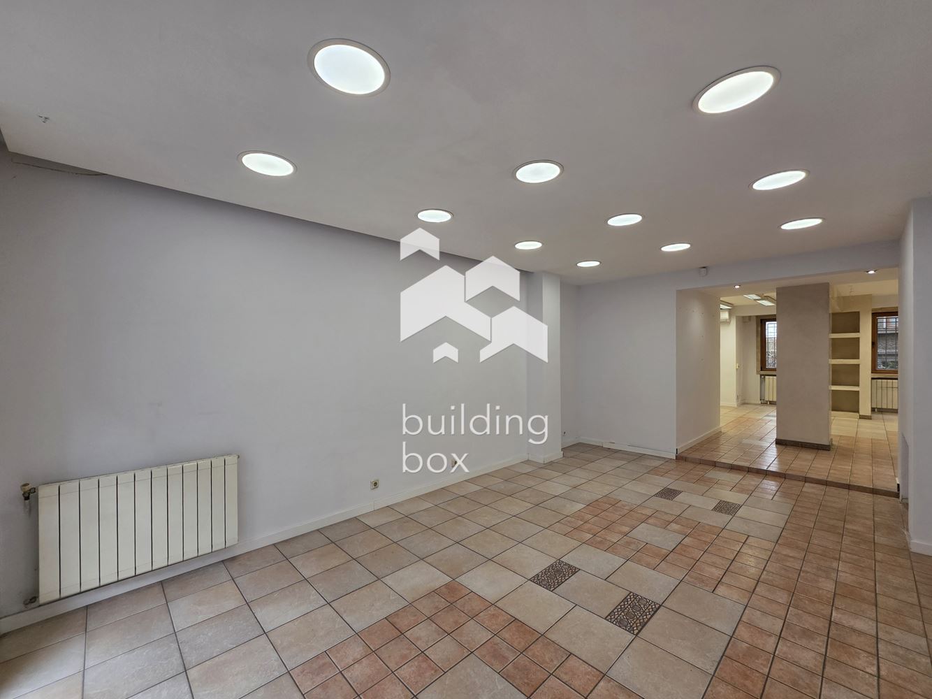 Магазин в идеален Център - 0