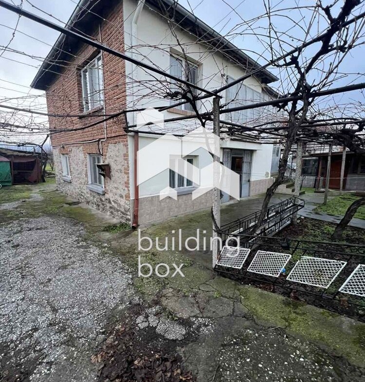 Къща в село Караджово - 0