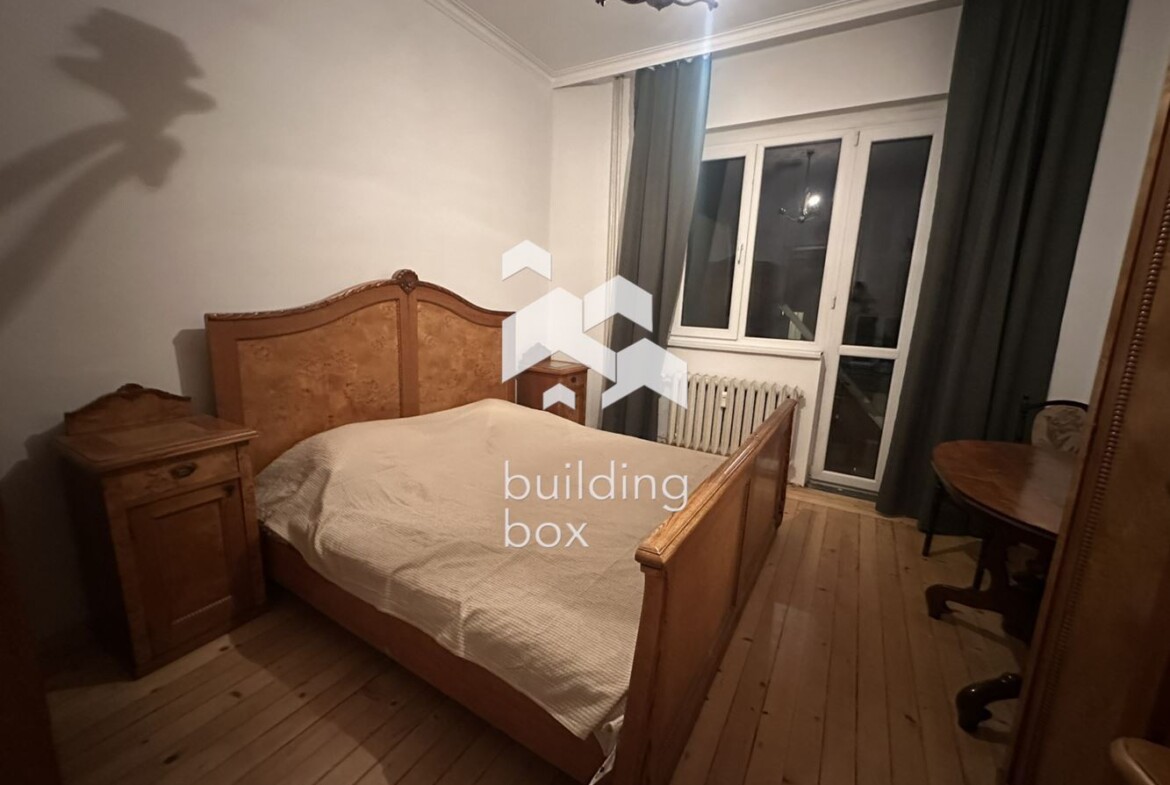 Тристаен апартамент на една от най - престижните локации - 0