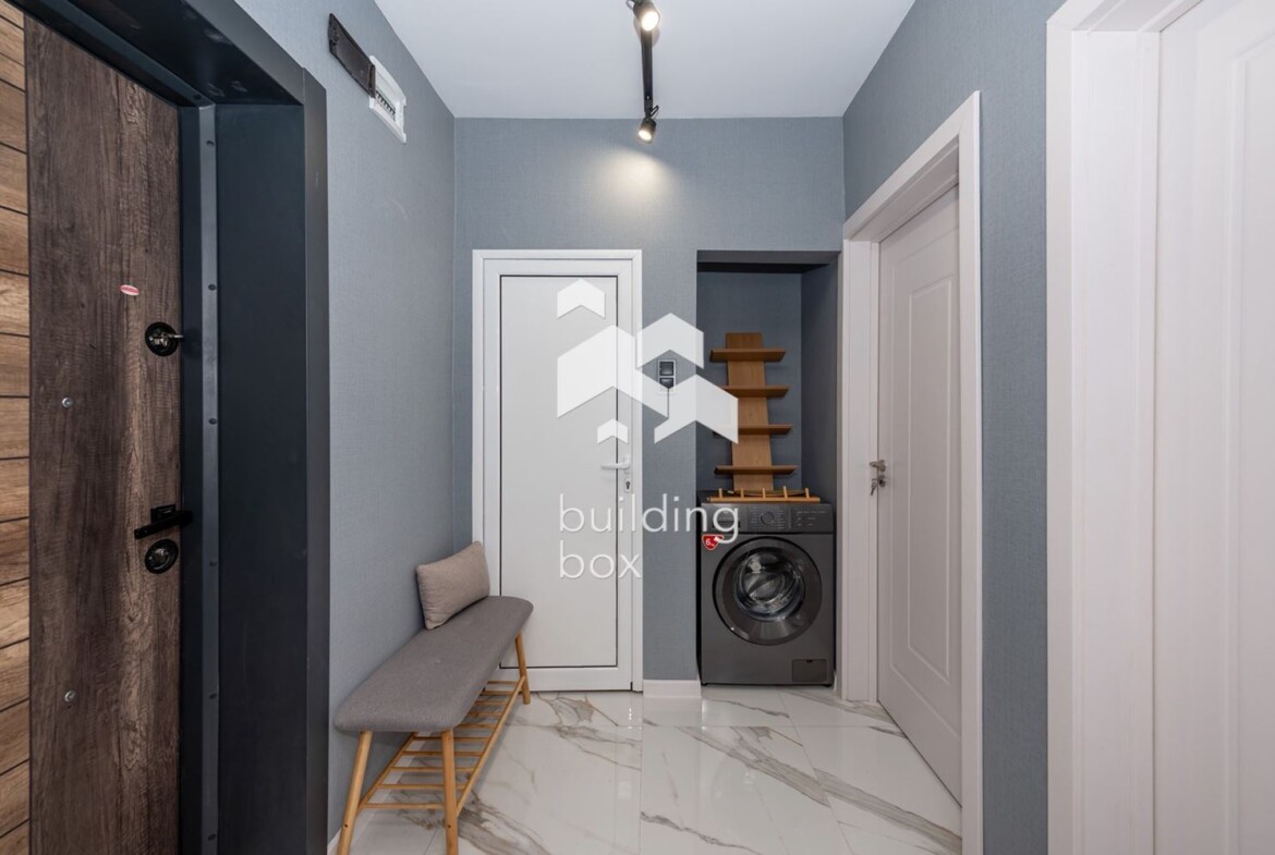 Тристаен обзаведен в малка тухлена сграда - 0