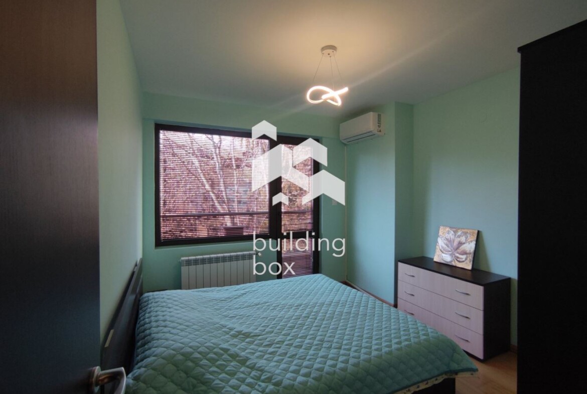 Четиристаен апартамент на изключително атрактивна локация - 0