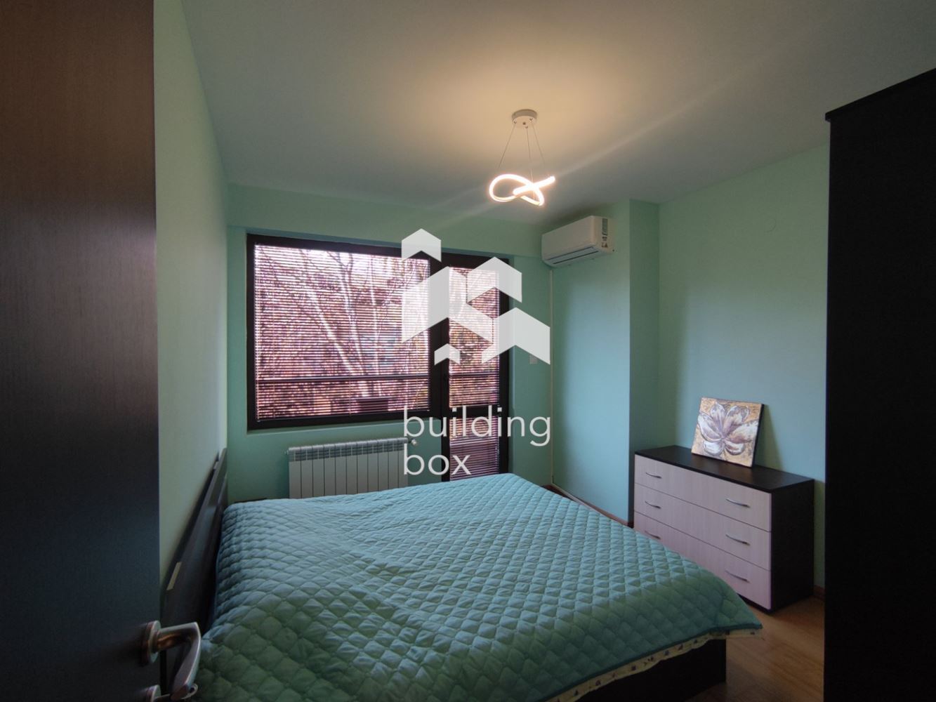 Четиристаен апартамент на изключително атрактивна локация - 0