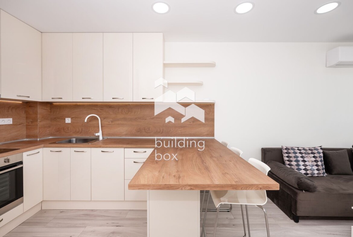 Двустаен апартамент в Азалия Парк. - 0