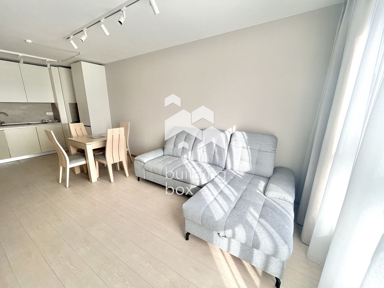 Напълно нов ДВУСТАЕН АПАРТАМЕНТ с ПАРКОМЯСТО