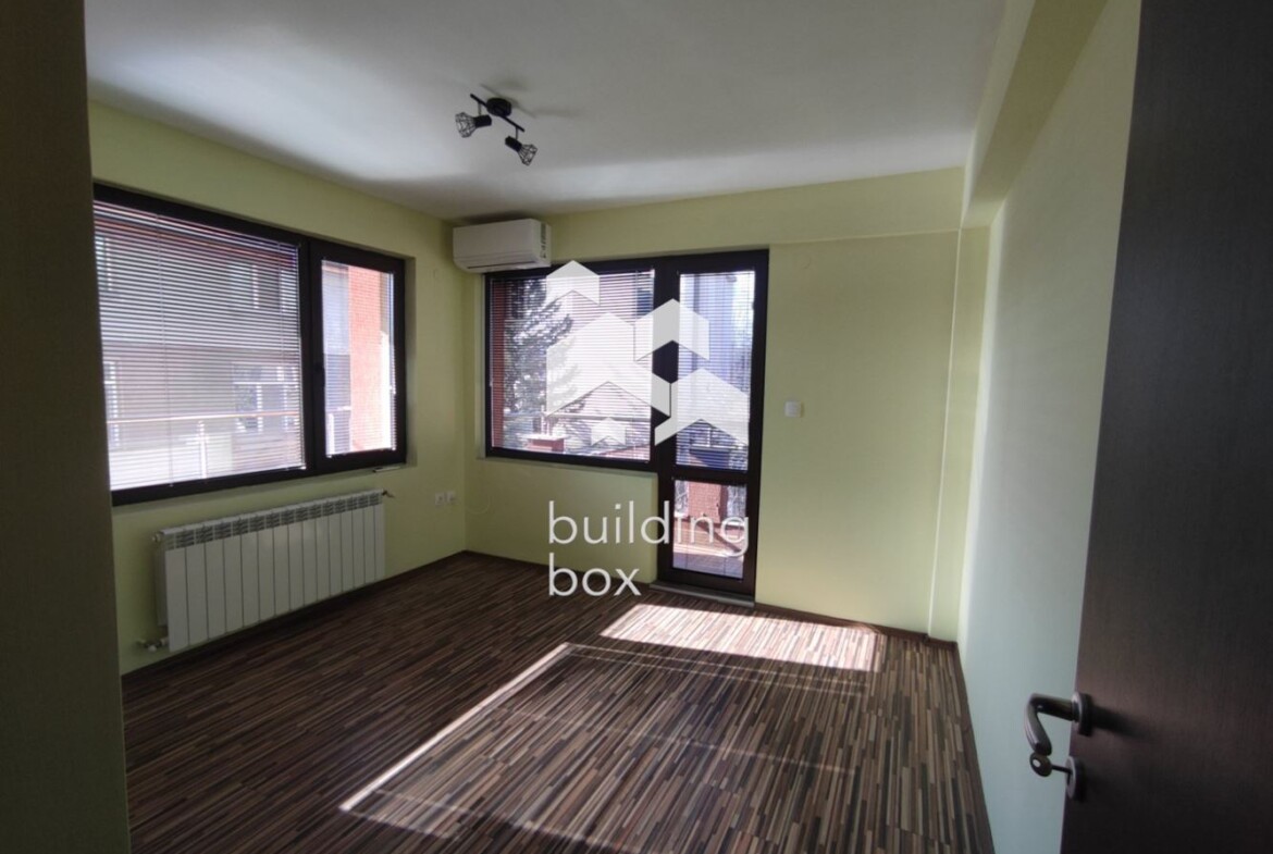 Четиристаен апартамент на изключително атрактивна локация - 0