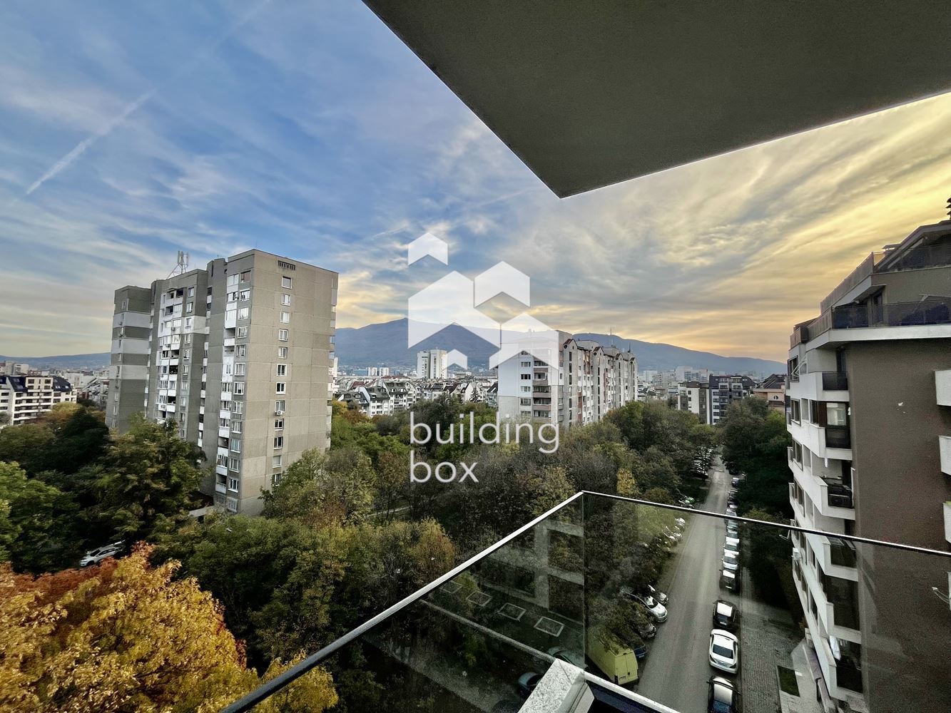 Тристаен, модерно обзаведен апартамент в престижна сграда на ул. Нишава - 0