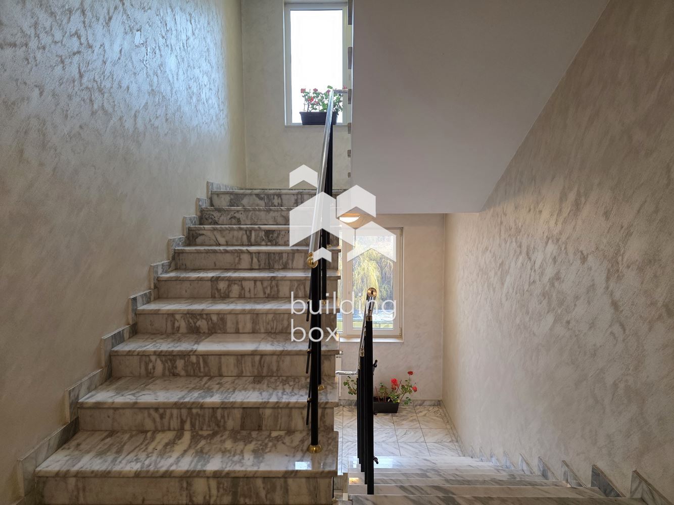 Тристаен апартамент в Лозенец - 0