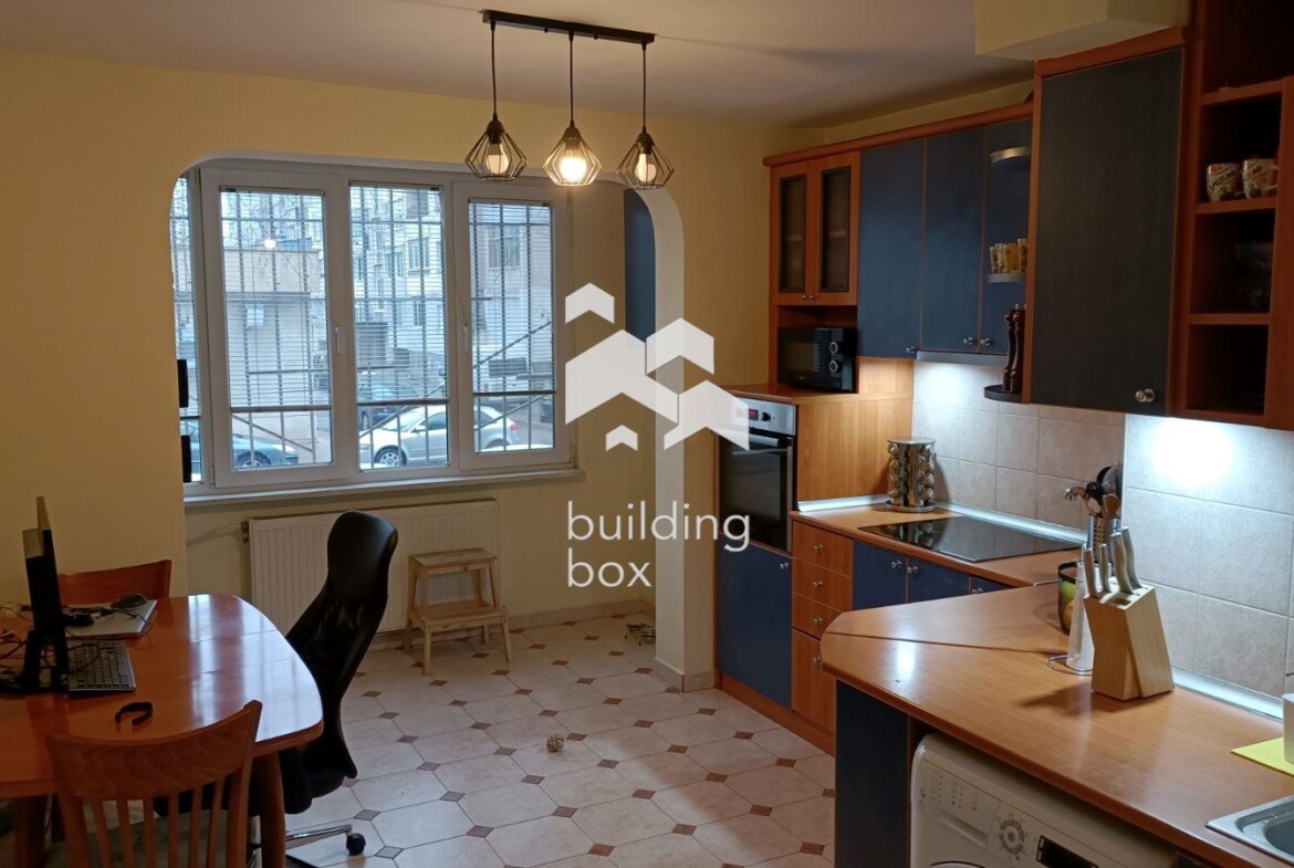 Тристаен апартамент в Люлин 9 - 0