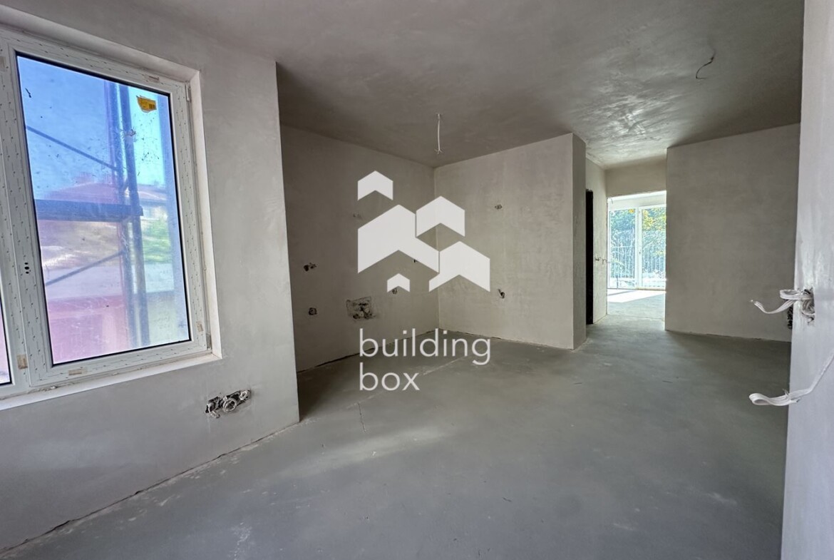 Тристаен апартамент до ключ - Център - 0