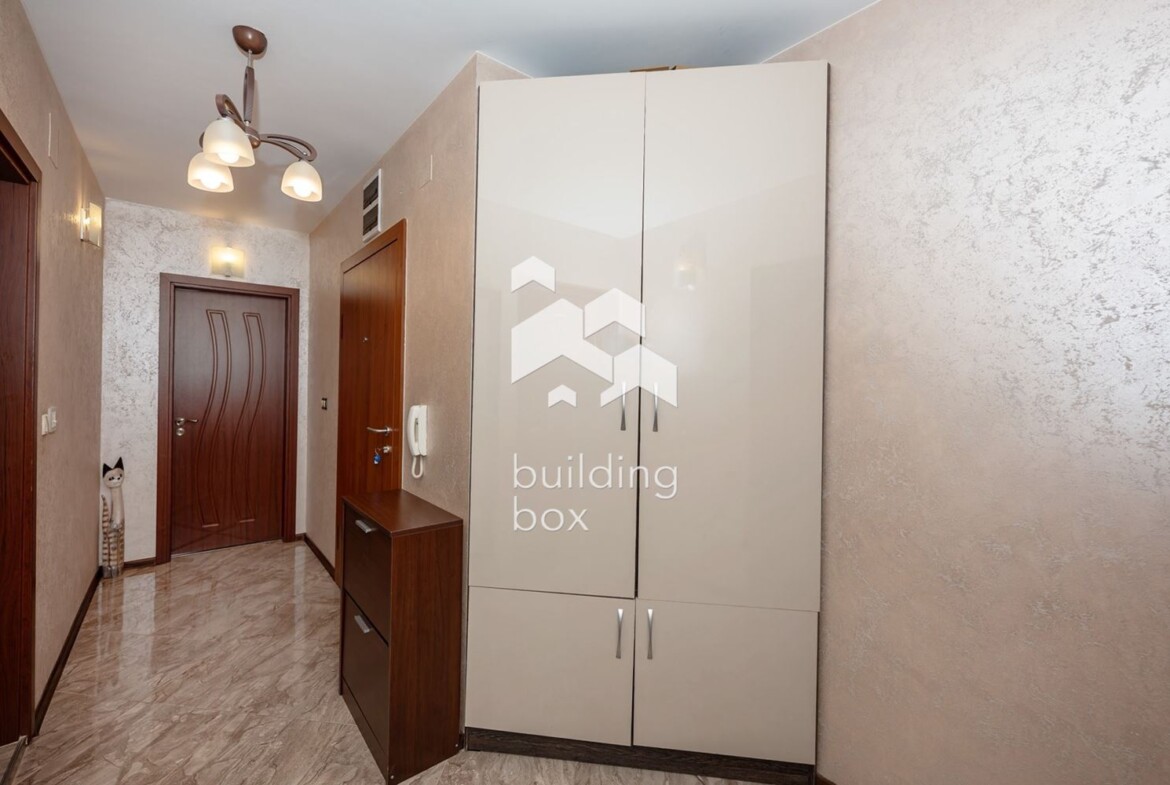 Тристаен обзаведен апартамент с акт 16 - 0