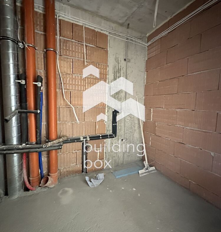 Тристаен апартамент до ключ - Център - 0