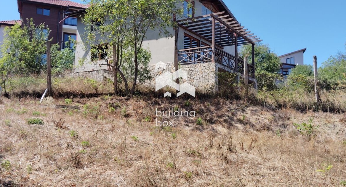 Продавам парцел в кв. Аспарухово, обл. Варна - 0