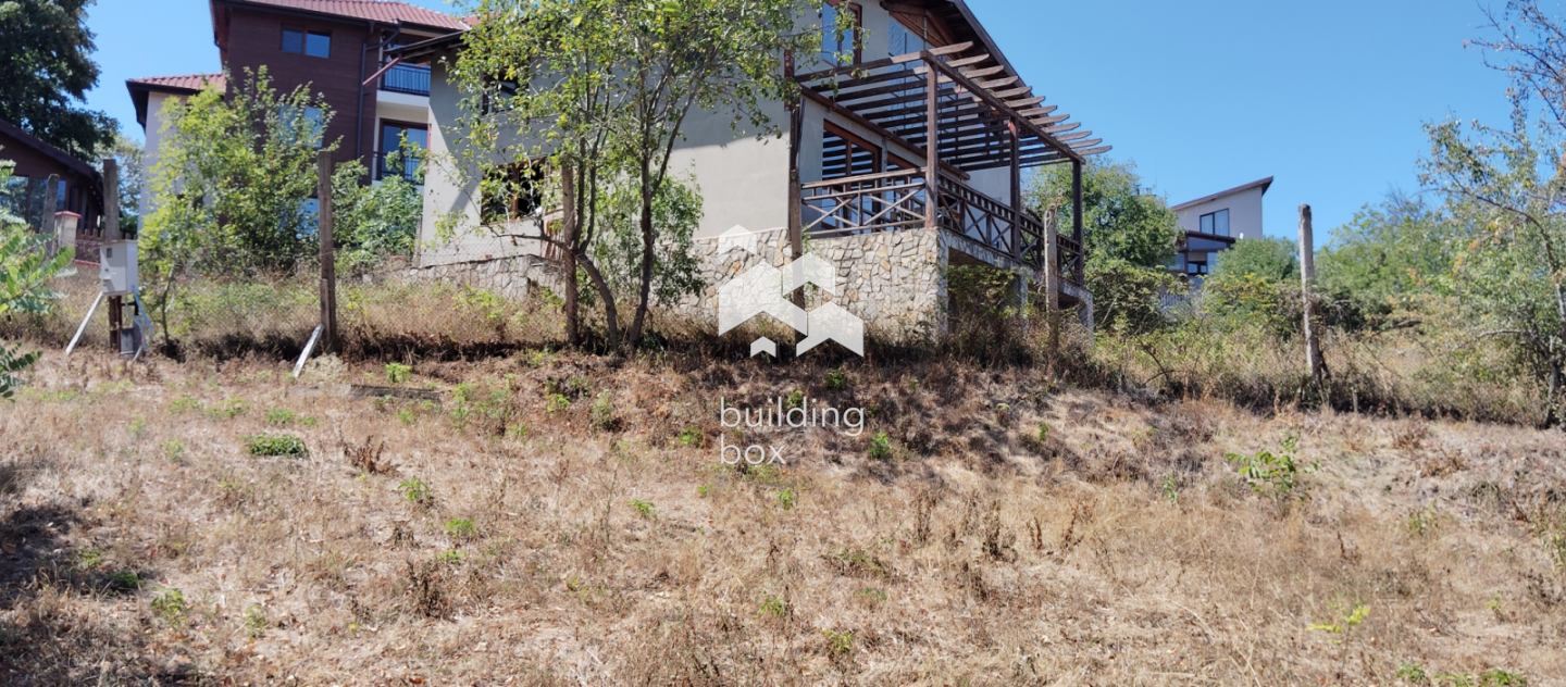 Продавам парцел в кв. Аспарухово, обл. Варна - 0