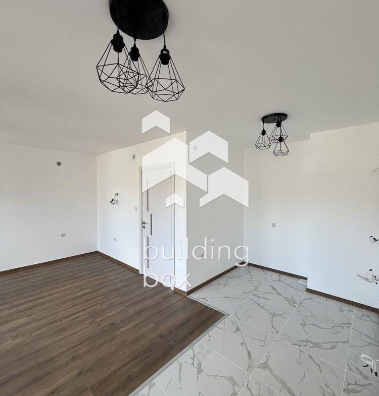 Просторен и светъл тристаен апартамент - гр. Сандански - 0