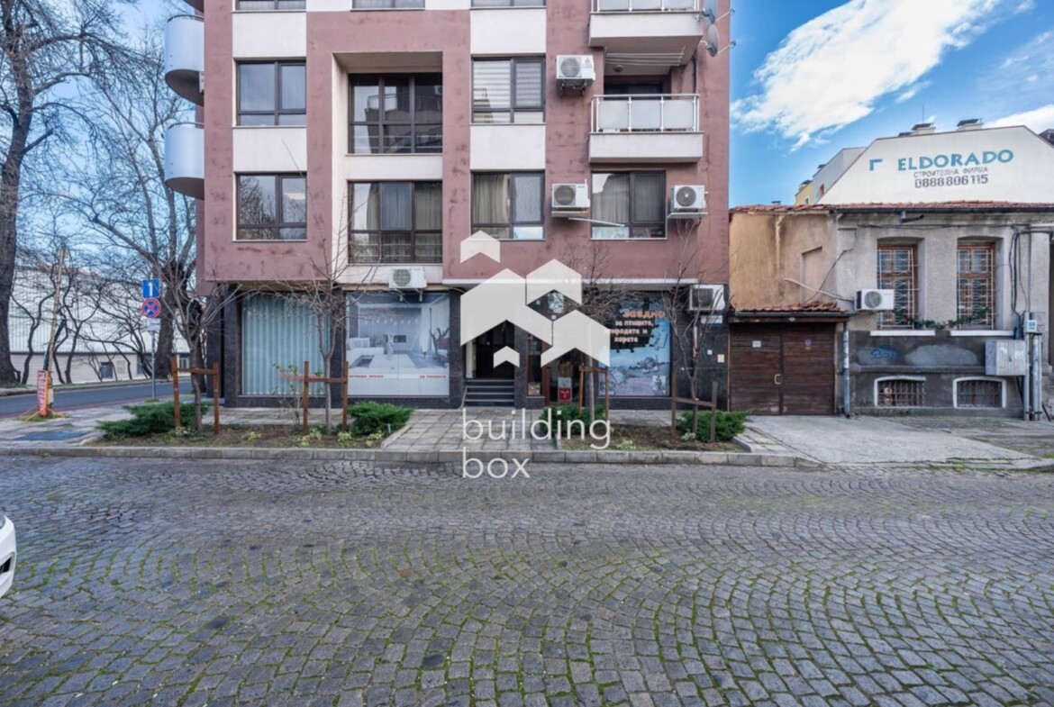 Четиристаен апартамент на идеален център - гр. Пловдив - 0