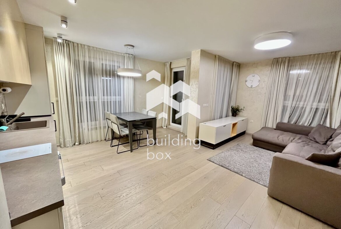 Тристаен, модерно обзаведен апартамент в престижна сграда на ул. Нишава - 0