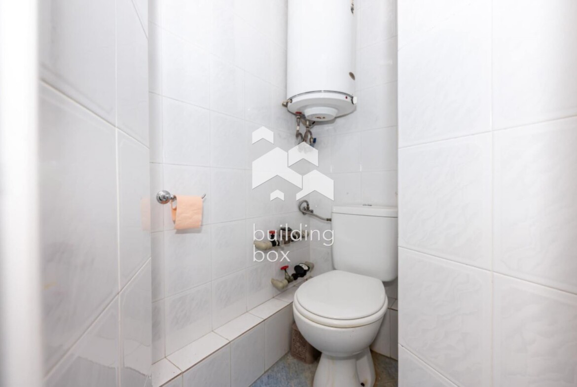 Обзаведен тристаен на 5 минути пешеходно разстояние от казино "Риц" - 0