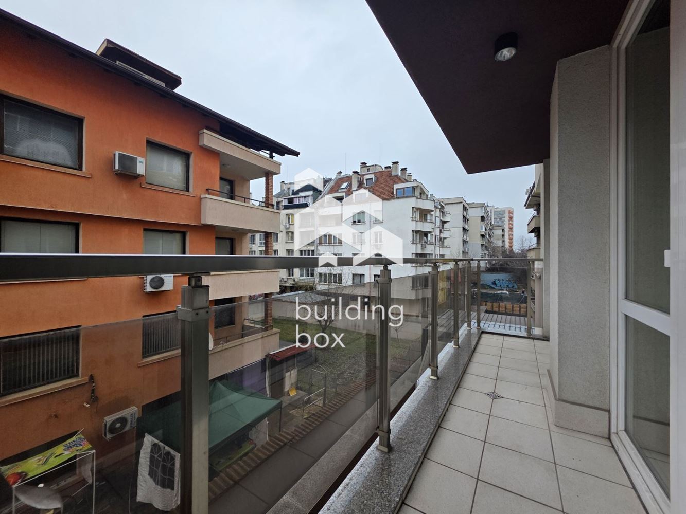 Двустаен апартамент в Гео Милев - 0