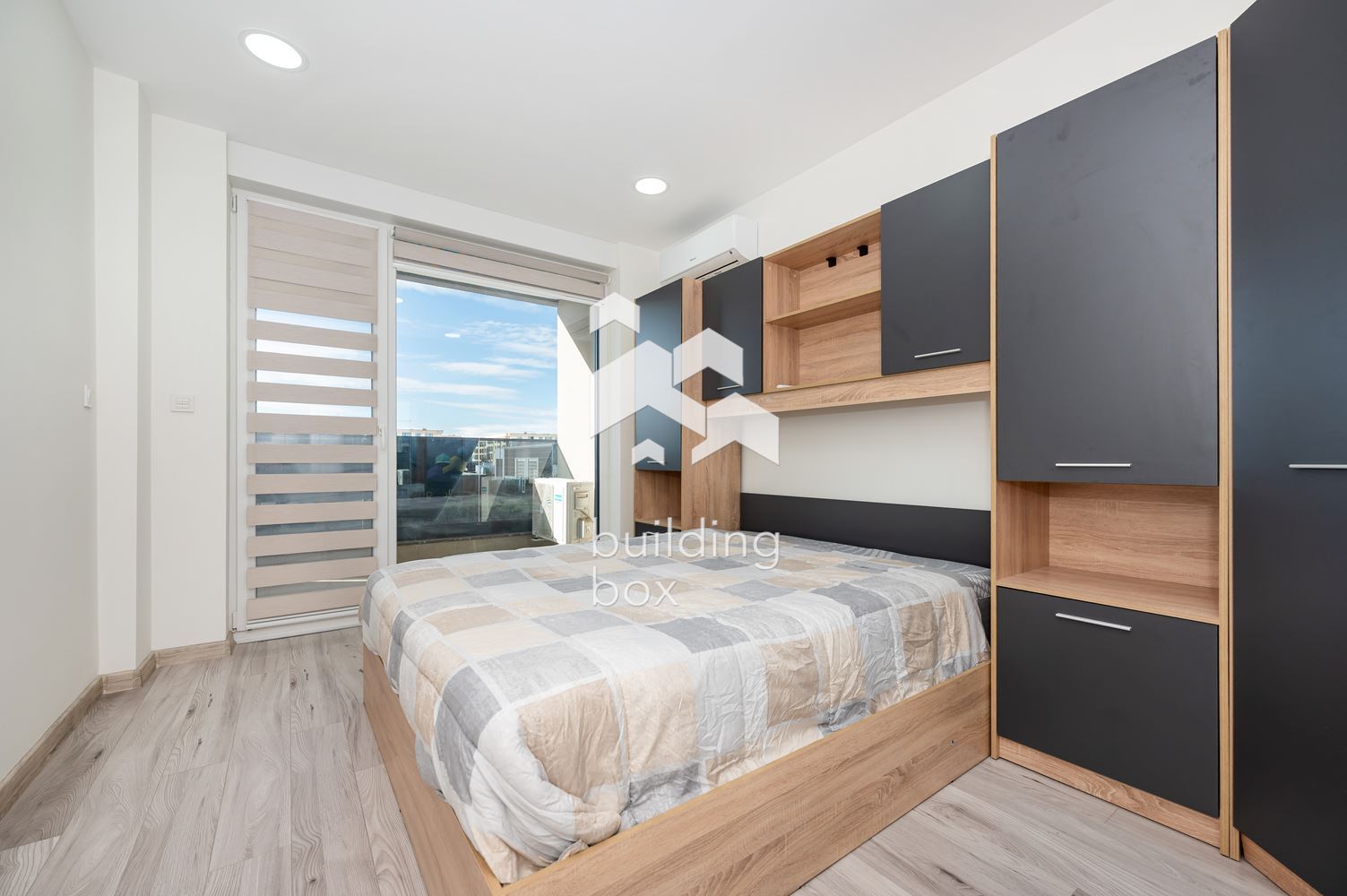 Двустаен апартамент в Азалия Парк. - 0