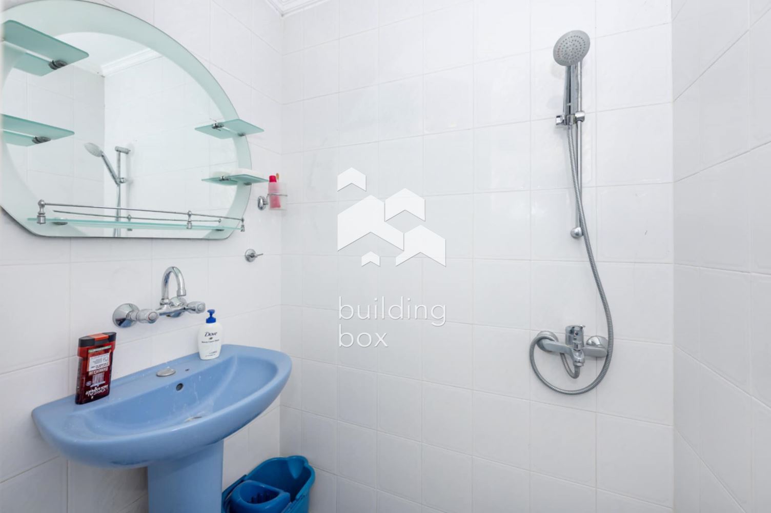 Обзаведен тристаен на 5 минути пешеходно разстояние от казино "Риц" - 0