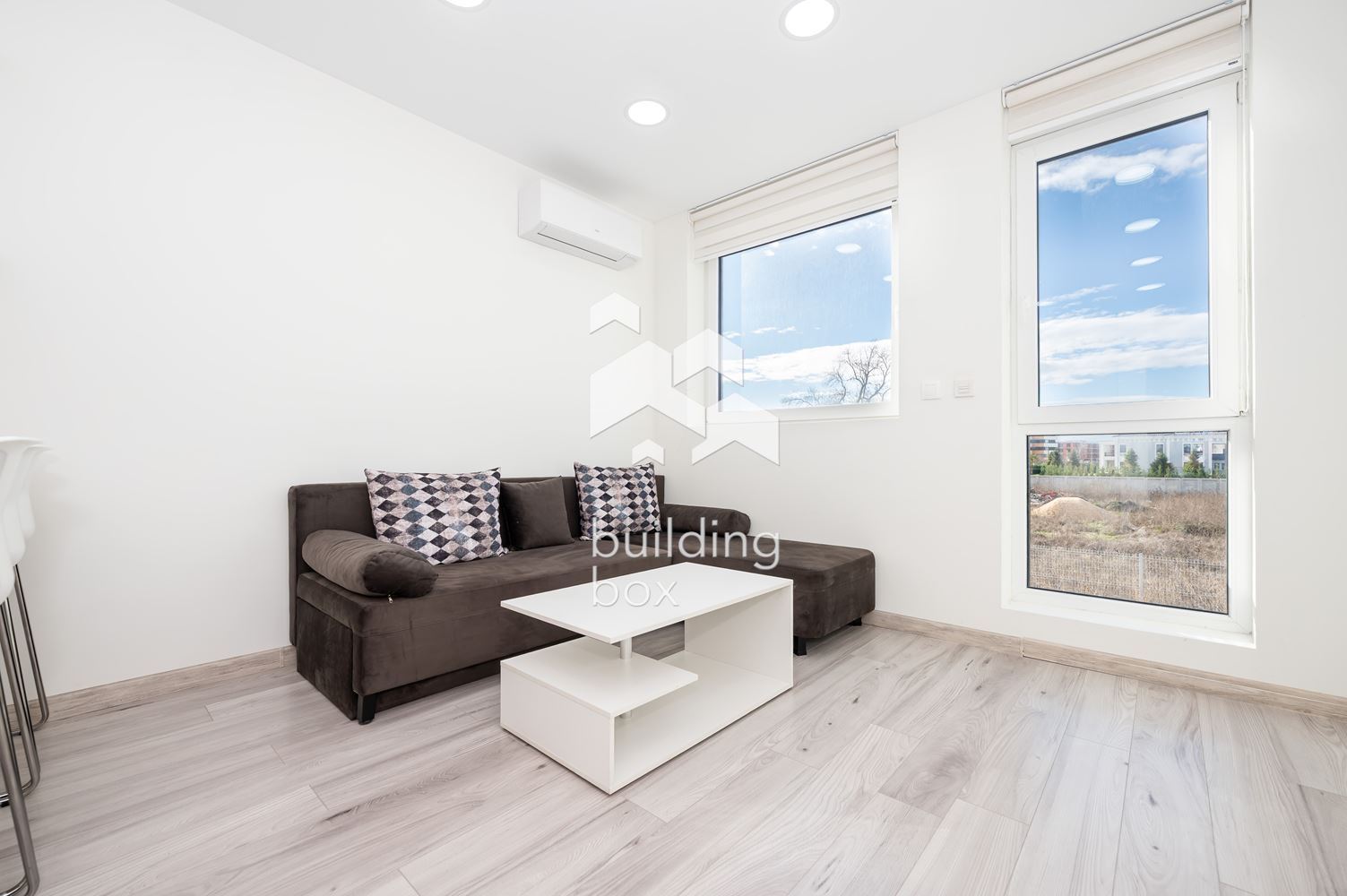 Двустаен апартамент в Азалия Парк. - 0