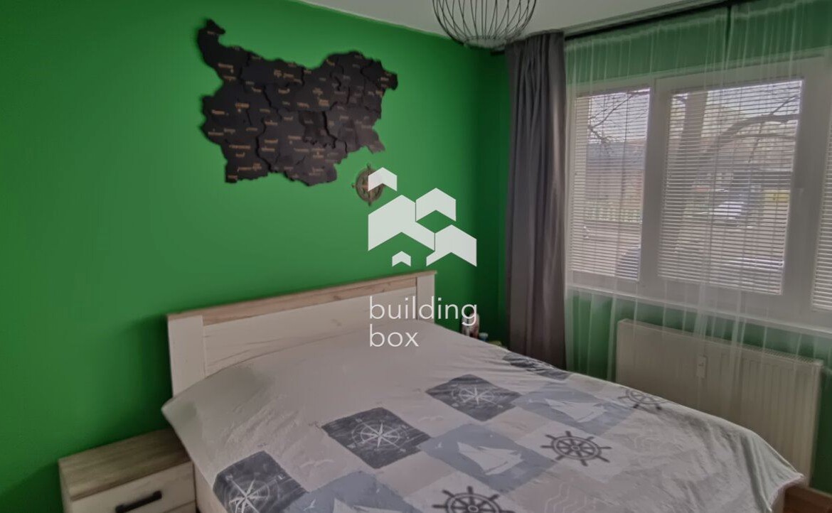 Тристаен апартамент в Люлин 9 - 0